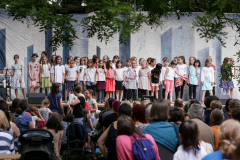 Kinder-auf-Bühne_2018-Strassenfest-ConnewitzcSebastian-Gündel-min
